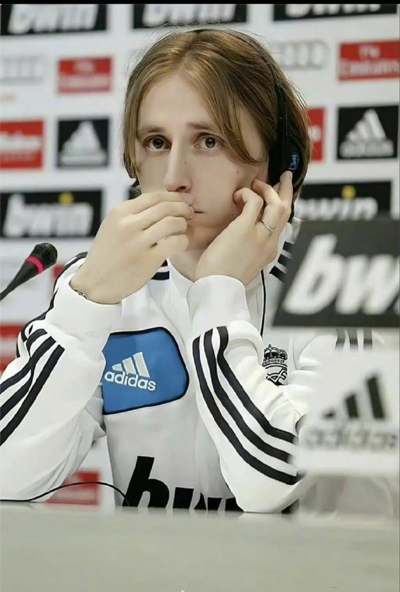 2025国际青少年乒乓球训练营正式在蓉开营